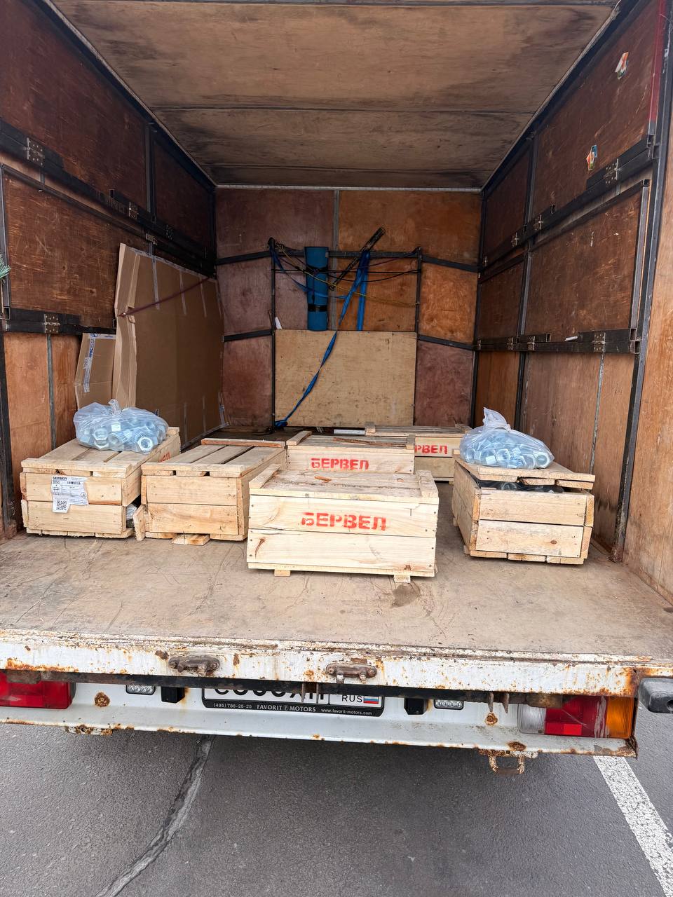 Произвели термообработку с последующим оцинкованием в оговоренные сроки, загрузили и отправили в Мариуполь